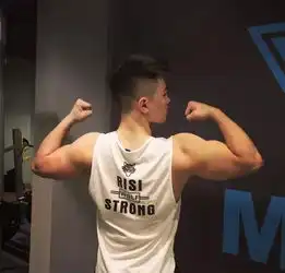 前有a4腰后有女友腹,当衣服撩起来后,网友妈妈,我想娶她动作
