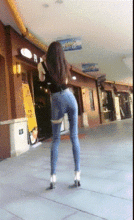 搞笑gif趣图美女,收敛一点吧,不要被你男朋友看见了