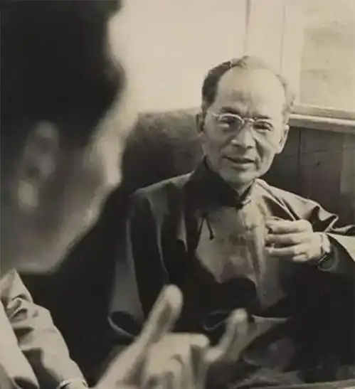 桑弧请医生为张爱玲验孕,验出子宫颈曾被折断,从此两人分道扬镳