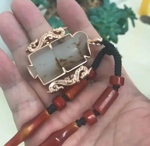 古玉镶嵌双龙司南佩镶嵌定制,造型复古时尚,佩戴招财辟邪