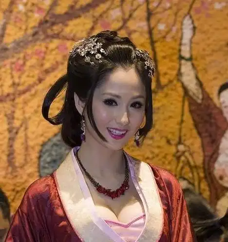 能被娱乐圈厌弃的估计也就她一人真正的白富美,自曝被周杰伦狂追