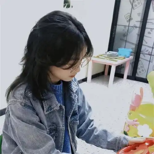 高考成网红孵化地又1满天星式小姐姐登顶热搜引热议