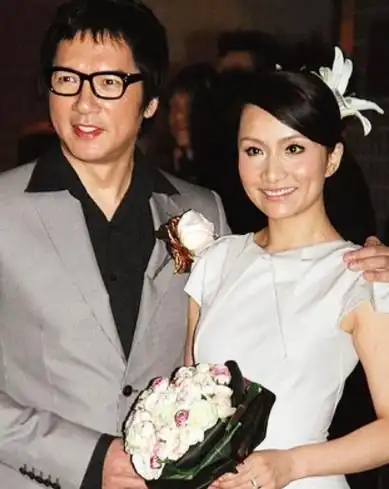 老婆不肯生子仍恩爱,豹哥单立文望60岁做爸爸,但46岁豹嫂怀孕难