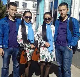 双胞胎兄弟娶双胞胎姐妹结婚时分不清自已新娘