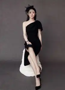 赵丽颖出席活动,精修图和生图差别大被吐槽,网友鸡蛋里挑骨头