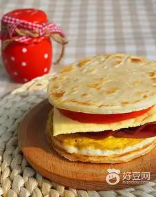 煎饼汉堡的做法,煎饼汉堡怎么做好吃,煎饼汉堡的家常做法崇尚空调的猪
