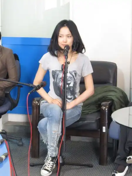 黄龄图片