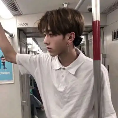 微信男生头像伤感孤独,情不知何起伤心油然而生