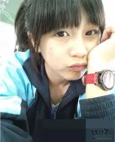 她的照片能在给我点吗谢啦