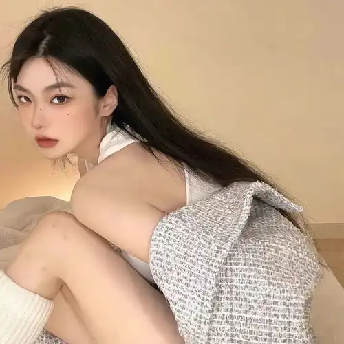 头像在不为人知的未来我们平平安安就好