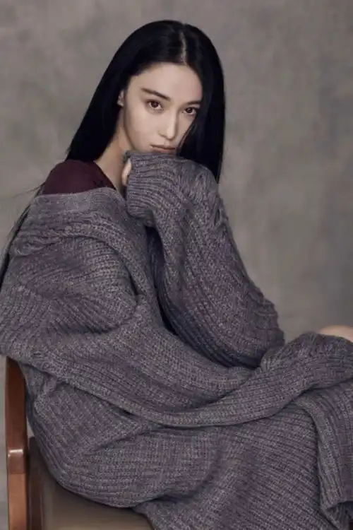 张馨予早春唯美写真长发飘然淡雅随性