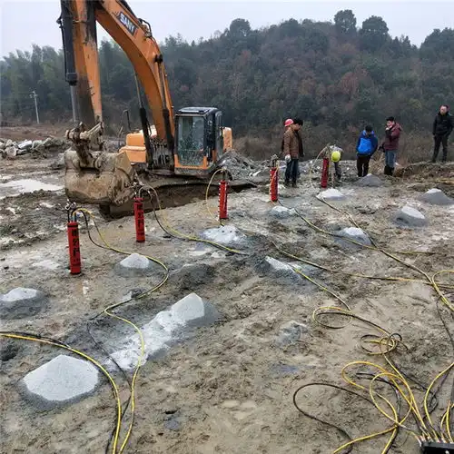 炮锤破石太慢用液压劈裂机操作工序-黄页88网