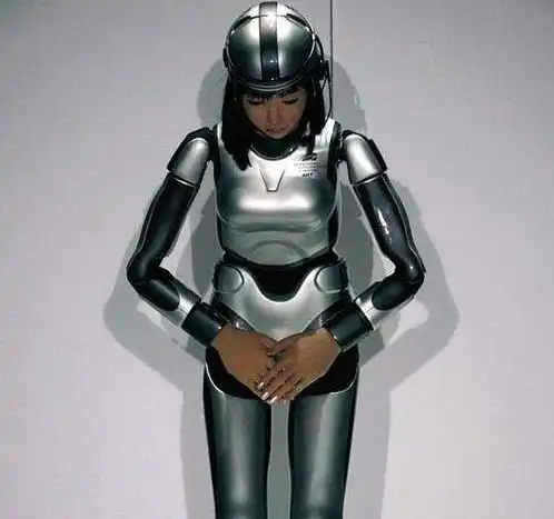 日本美女机器人脱下衣服,内部竟然全是机器,网友骗子
