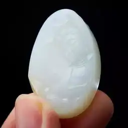 脖子上佩戴的项链大有讲究,戴对才能事事顺心